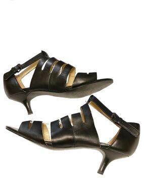 Tahari Dainty black leather cut out heels size 6